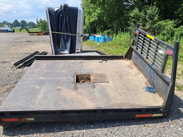 9'-steel-flatbed-for-cab\chassis-image-1