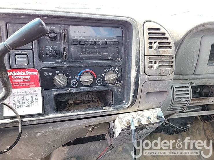 1998-chevrolet-3500-image-25
