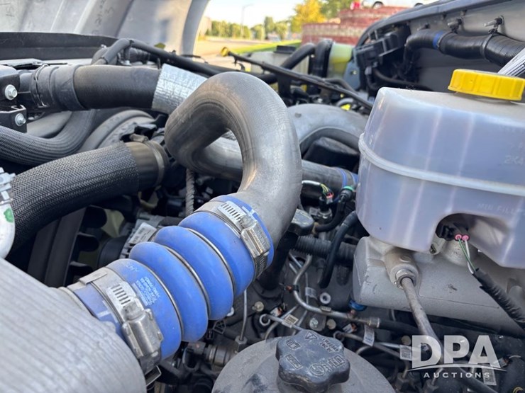2023-ford-f650-image-26