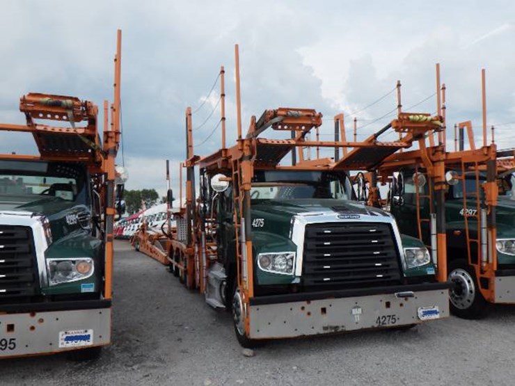 2020-freightliner-114sd-image-2