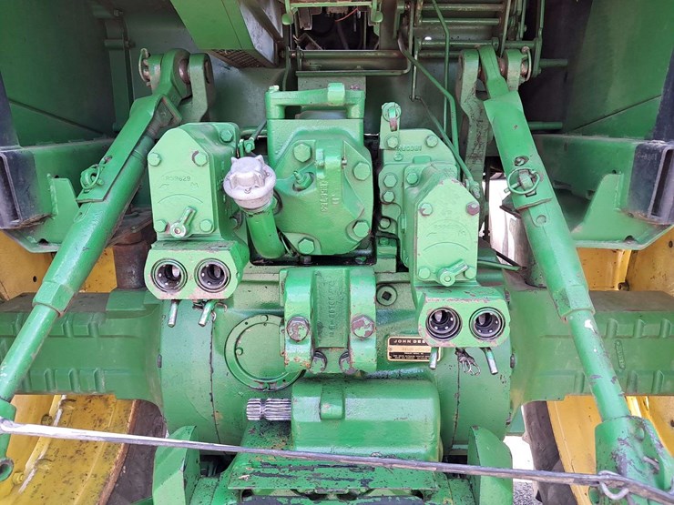 john-deere-4440-image-4
