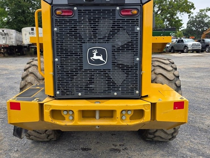 2021-deere-524l-image-24