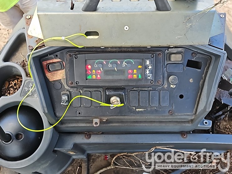 2003-deere-310sg-image-33