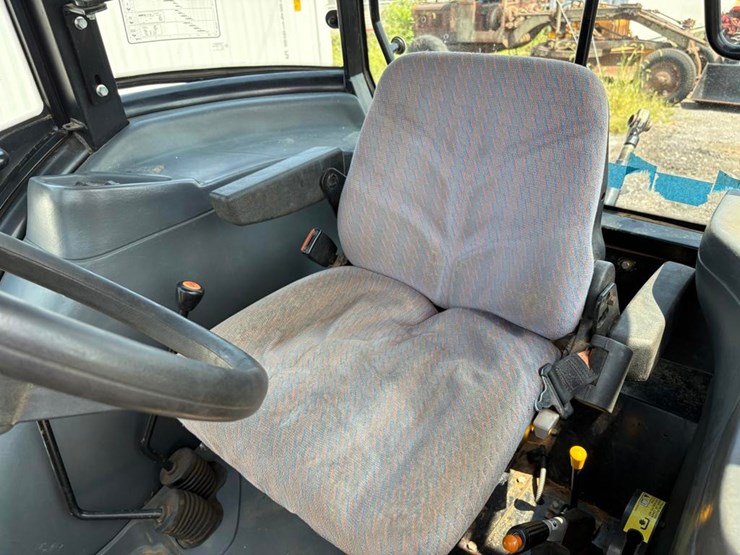 2006-new-holland-td95d-image-51