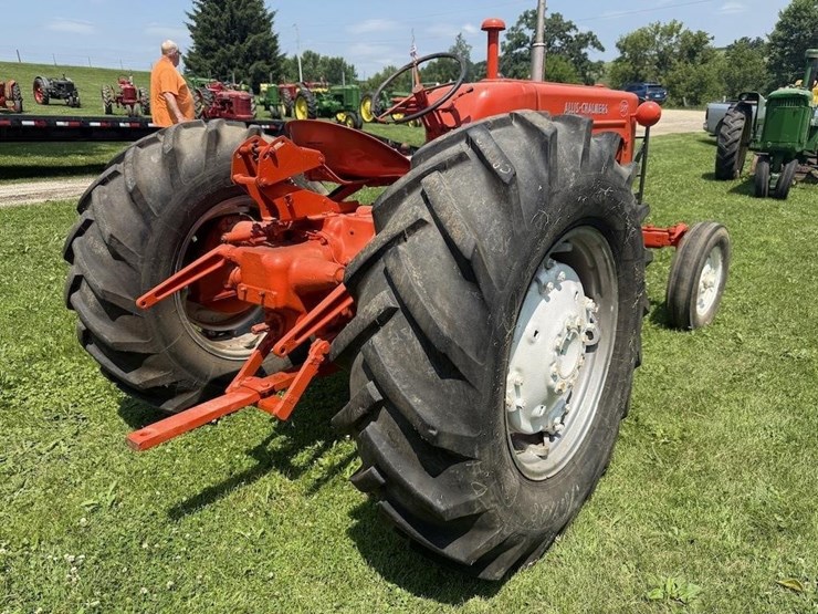 allis-chalmers-d17-tractor-image-4