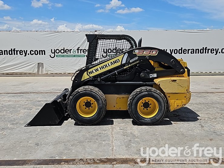 2015-new-holland-l230-image-3