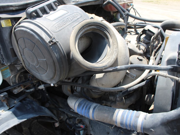 2005-freightliner-columbia-112-image-22
