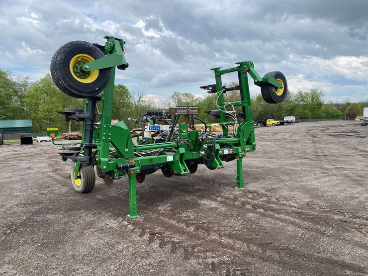 john-deere-2510h-image-1