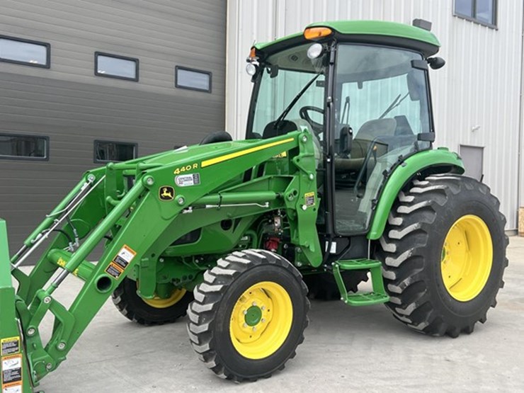 2024-john-deere-4066r-image-1