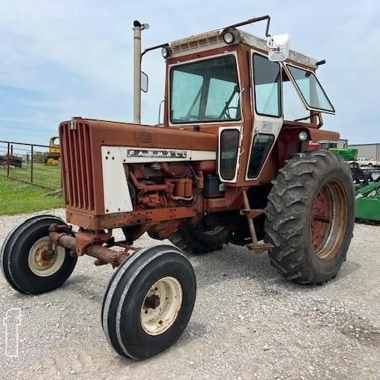 1965 INTERNATIONAL 806