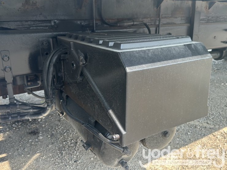 2017-international-durastar-4300-image-11