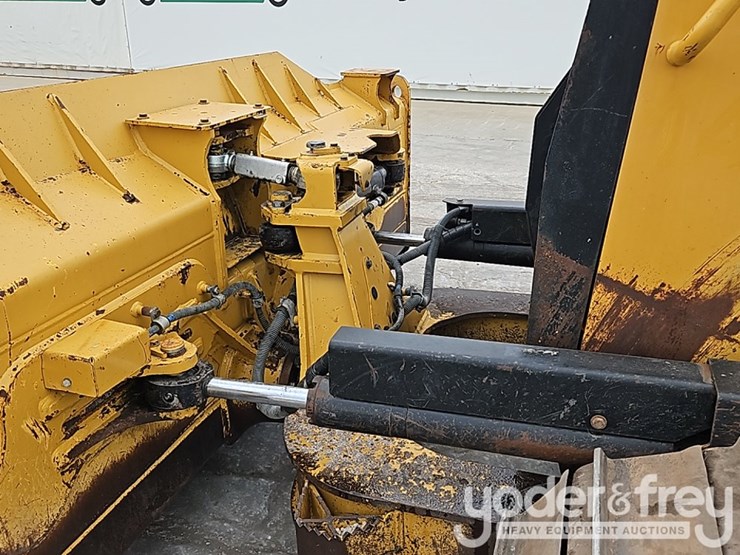 2016-caterpillar-d6k2-lgp-image-18