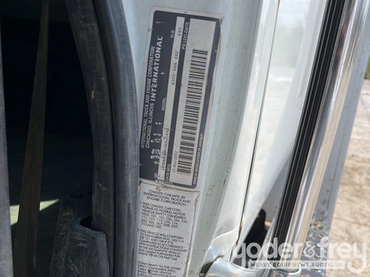 2003-international-durastar-4300-image-38
