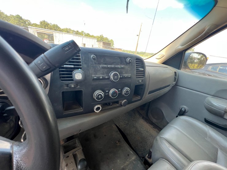 2009-chevrolet-2500-image-34