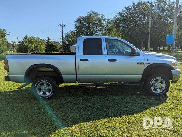 2009-dodge-ram-2500-image-3