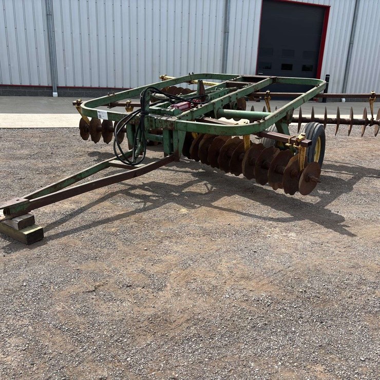 JOHN DEERE 110