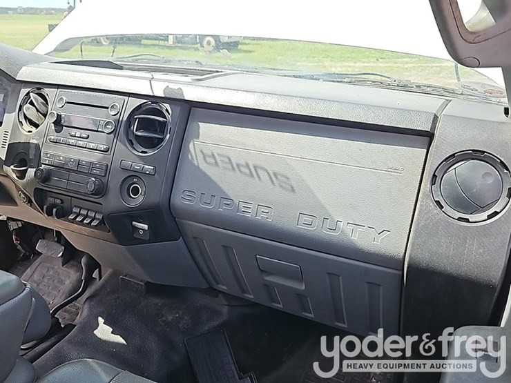 2015-ford-f550-image-30