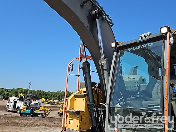 2019-volvo-ecr145el-image-19