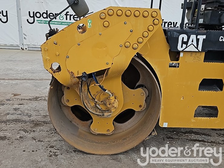 2011-caterpillar-cb54-image-12