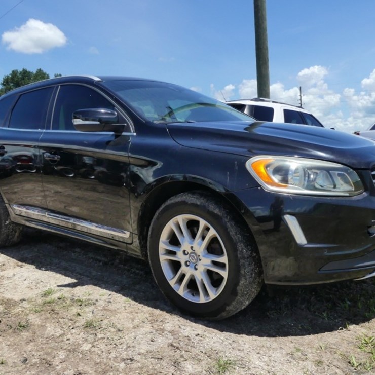 2015 VOLVO XC60