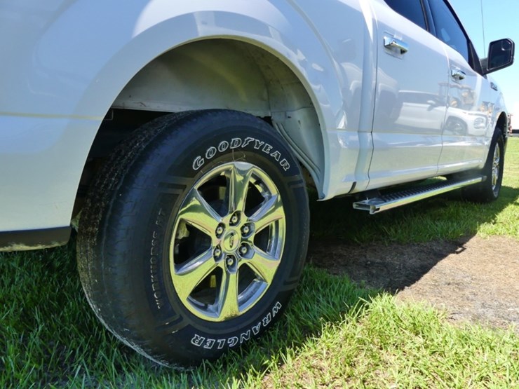 2020-ford-f150-xlt-image-6