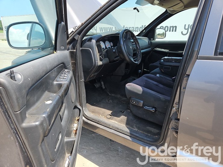 2004-dodge-ram-1500-image-24