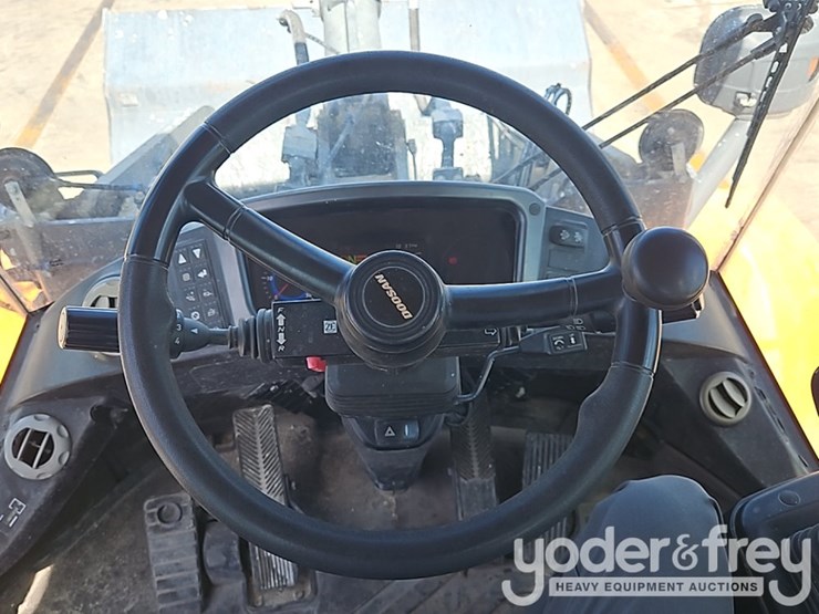 2019-doosan-dl250-5-image-35