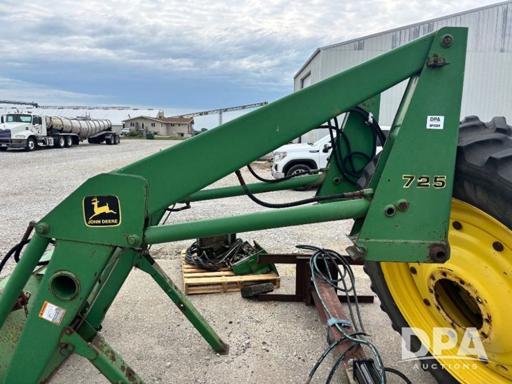 john-deere-725-image-9