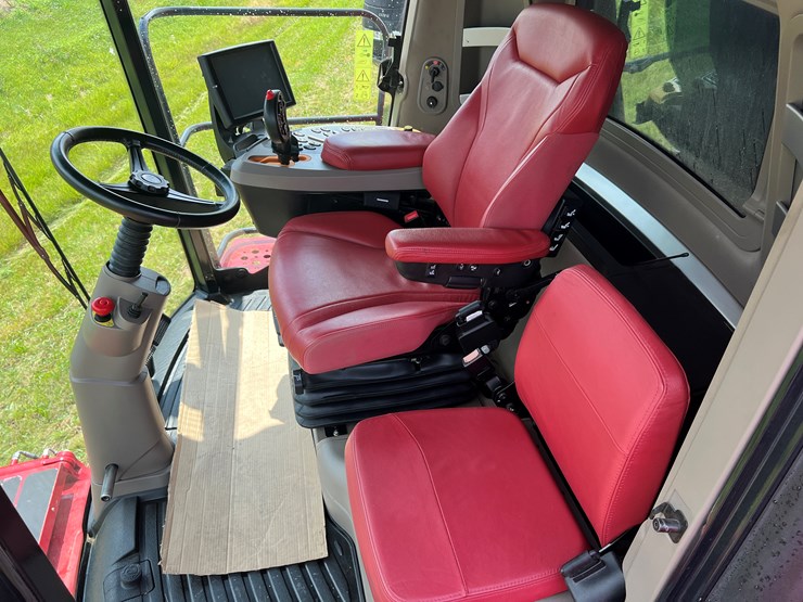 2023-case-ih-8250-image-15