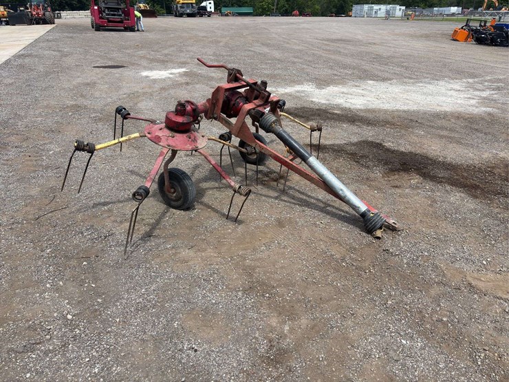new-holland-tedder-image-2