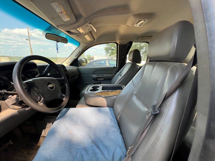 2009-chevrolet-2500-image-31