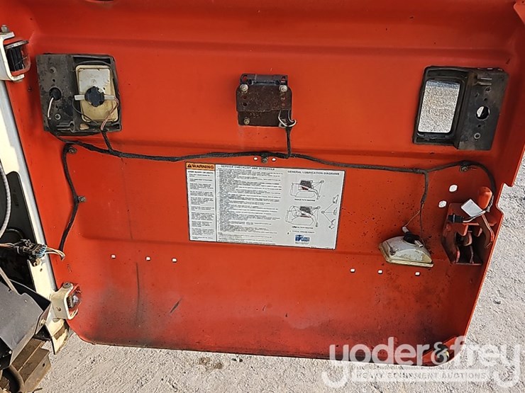 2007-bobcat-t300-image-11