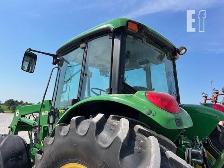 john-deere-6415-image-36