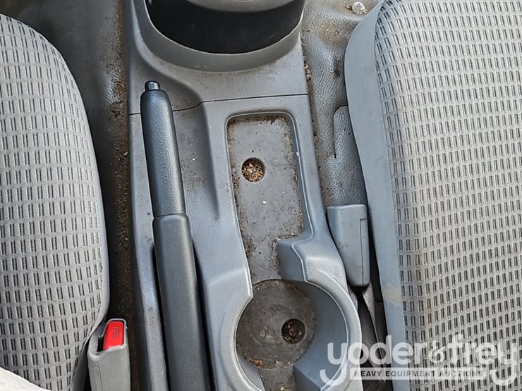 2019-hino-195-image-32