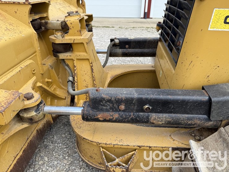 2015-caterpillar-d6n-xl-image-22