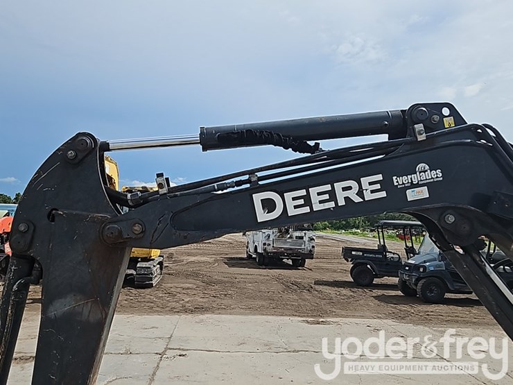 2017-deere-30g-image-19