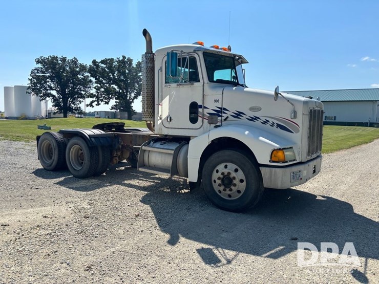 1999-peterbilt-385-image-16