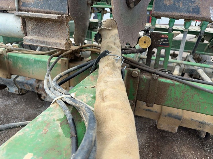 john-deere-750-image-12