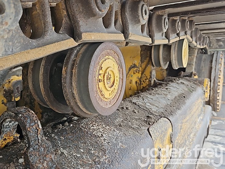 2016-caterpillar-d6k2-lgp-image-22