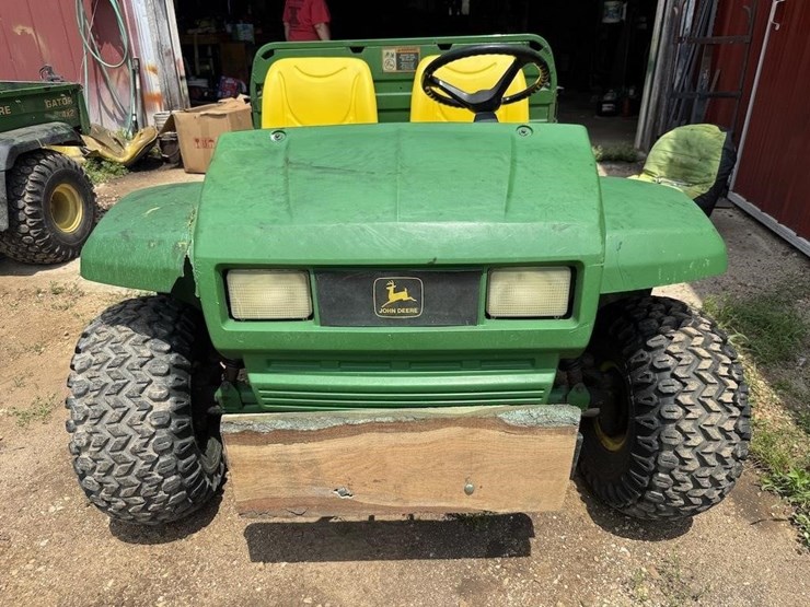 john-deere-gator-image-2