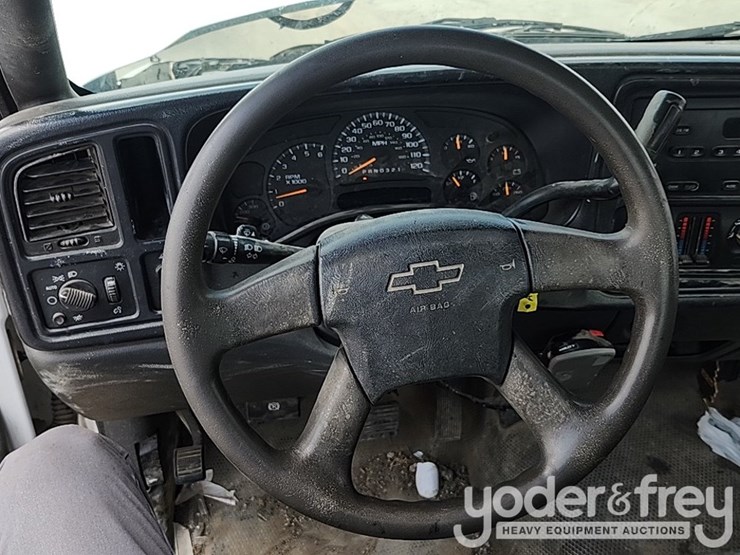 2007-chevrolet-3500-image-43