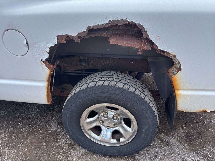 2002-dodge-ram-crew-cab-pickup-image-11