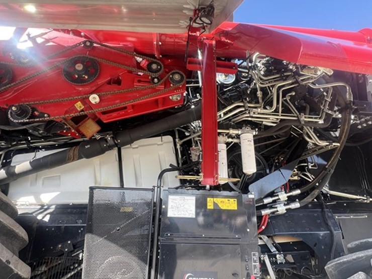 2022-case-ih-8250-image-24