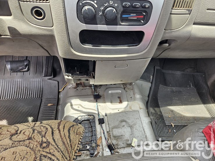 2004-dodge-ram-1500-image-28