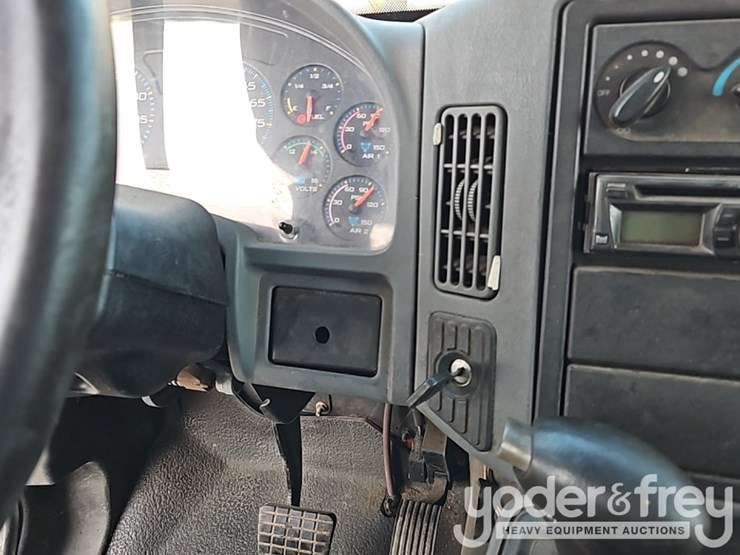 2006-international-durastar-4300-image-30