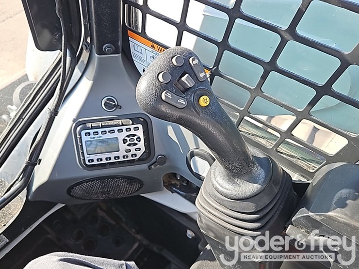 2022-bobcat-t870-image-27
