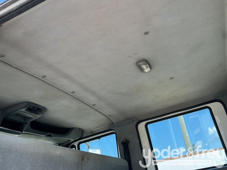 2003-international-durastar-4300-image-25