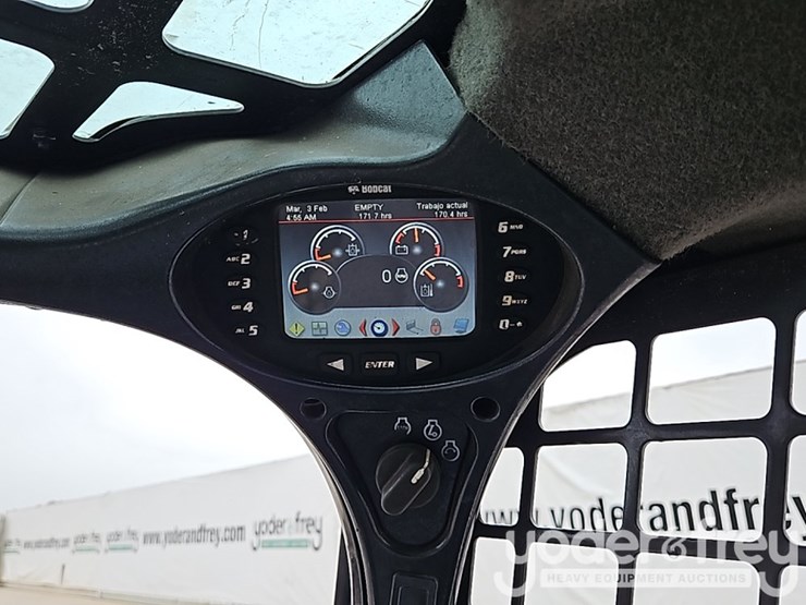2020-bobcat-t595-image-30