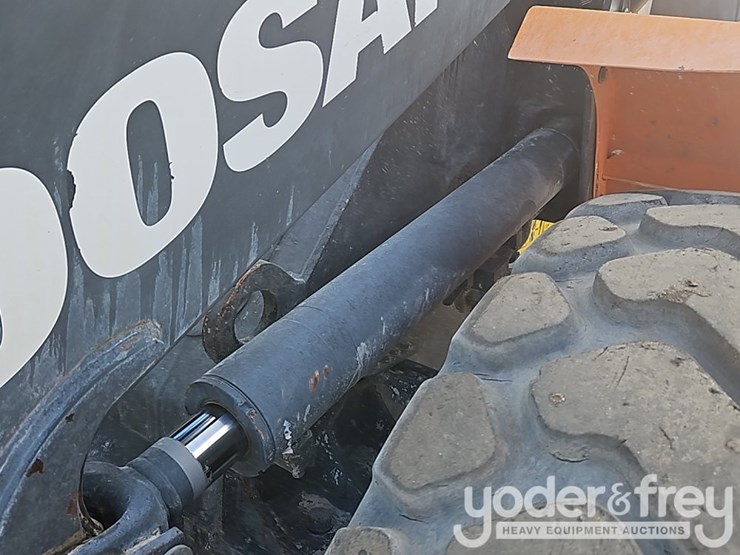 2019-doosan-dl250-5-image-17