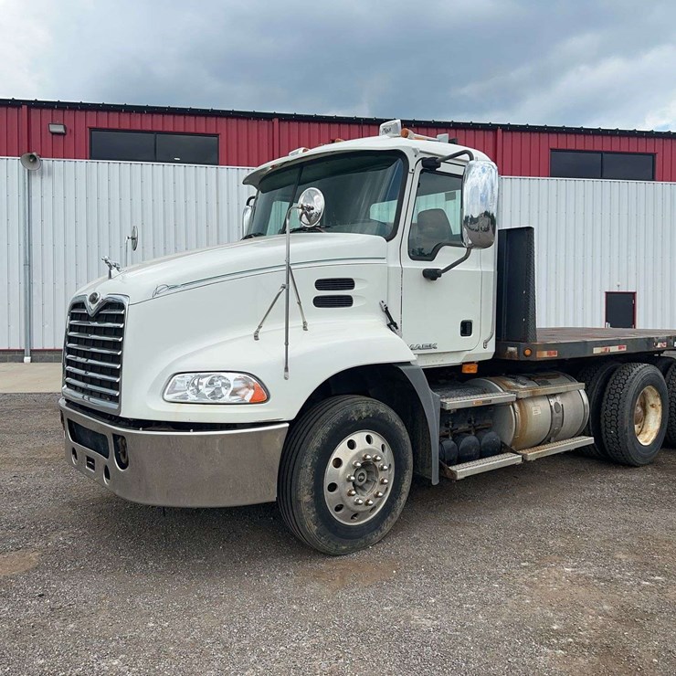 2009 Mack CXU (Pinnacle) Flatbed Truck